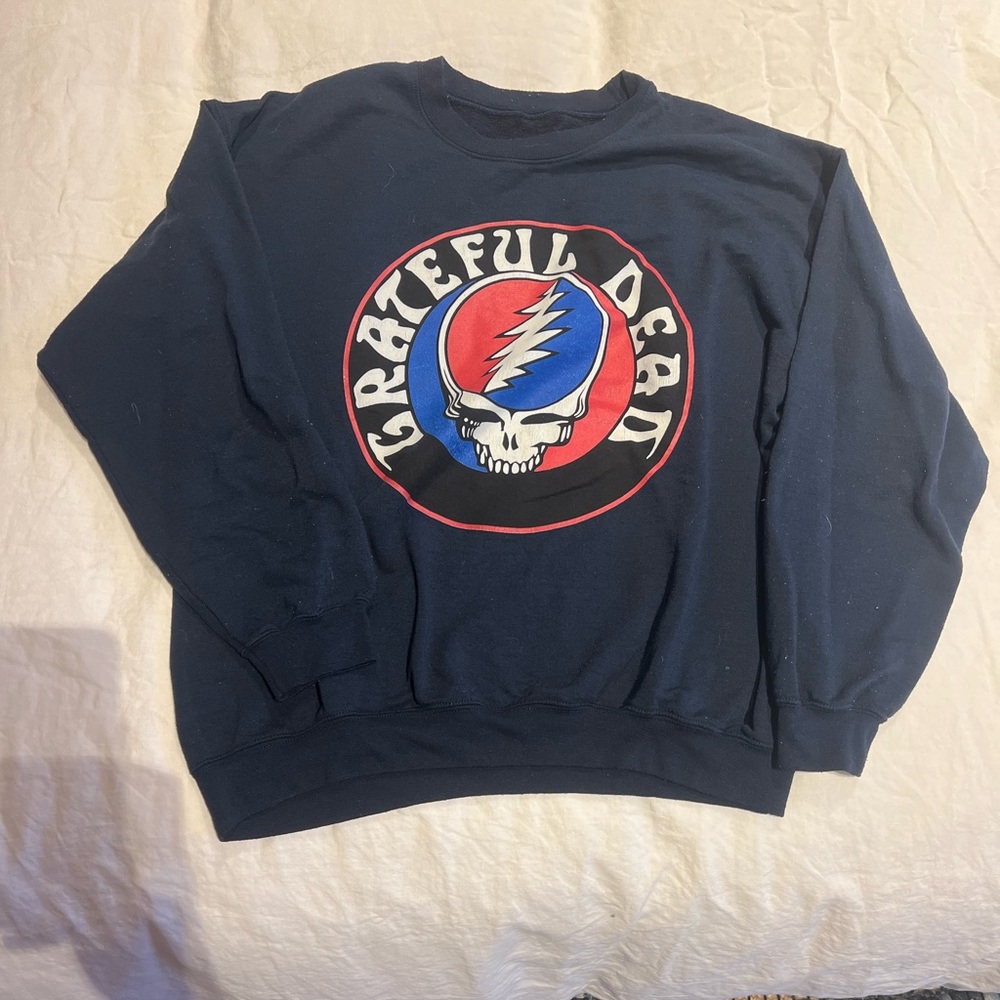 Super comfy Grateful Dead steal your face sweater